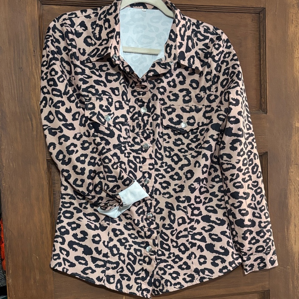 Chic Leopard Print Button Down Shirt